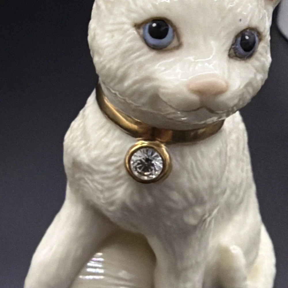 Vtg LENOX PORCELAIN CAT FIGURINE Gold Collar&Crystal Charm w/Yarn Ball RARE FIND